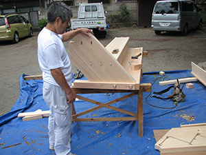 �i4�j�K �g����