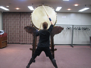 �i4�j������